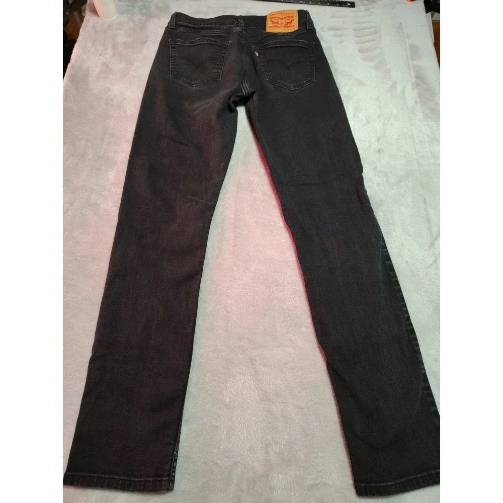 Levis please measure